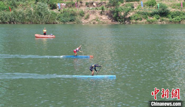 270名桨板选手齐聚清远阳山竞逐500米直道竞速