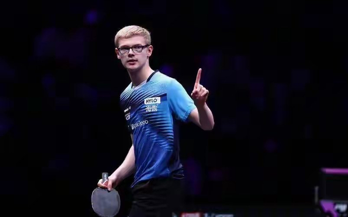 WTT重庆冠军赛国乒男女单打双双失利，张本美和