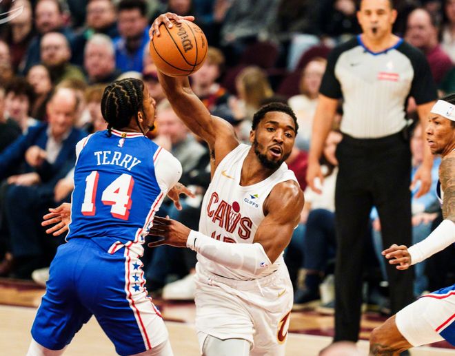 哈登达成生涯29000分里程碑 骑士大胜残阵76人