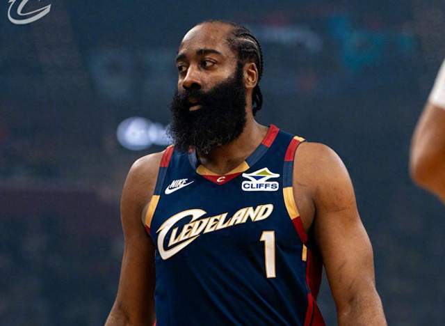 斯特鲁斯复出爆发砍29分 骑士大胜热火锁定东部