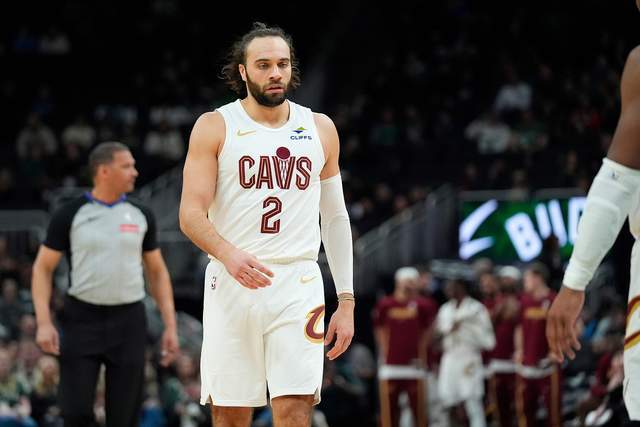 斯特鲁斯复出爆发砍29分 骑士大胜热火锁定东部