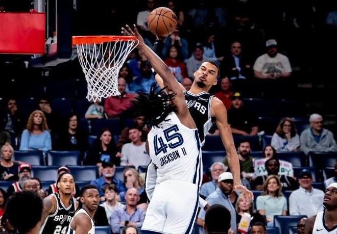 灰熊惨败马刺无缘季后赛 西部前十格局尘埃落定