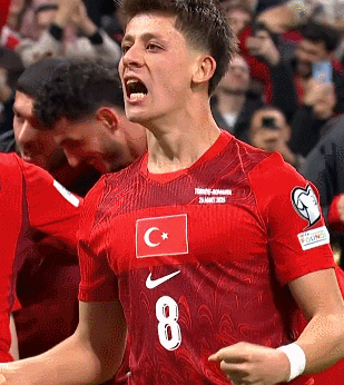 居莱尔神助攻助土耳其逼近世界杯，21岁新星扛起