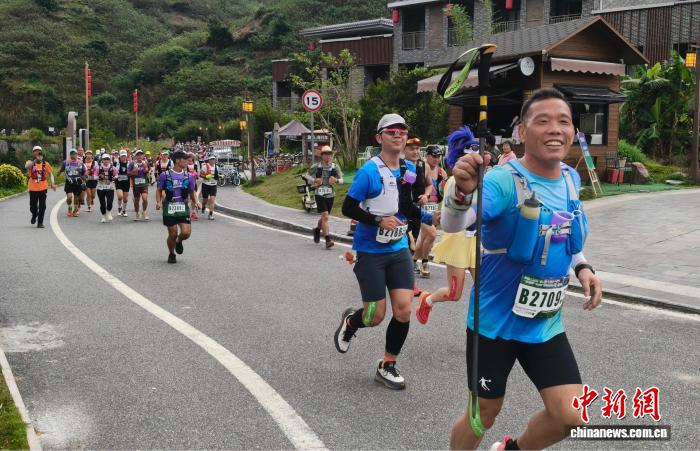 粤西越野赛燃情开跑 1072勇士挑战60公里极限