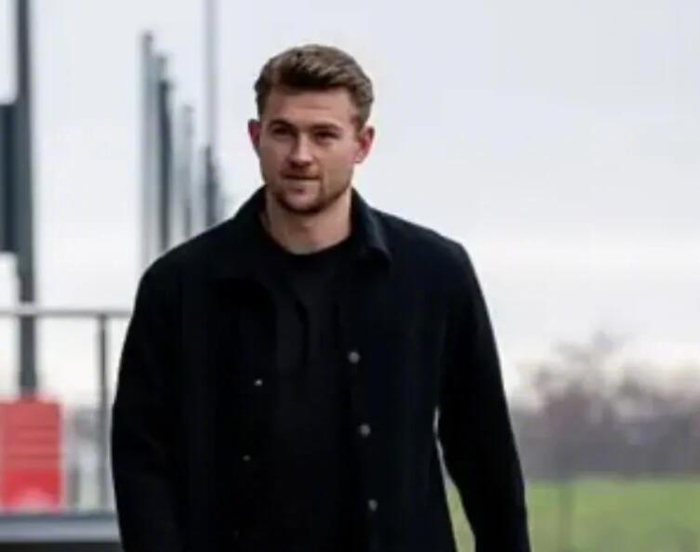 德里赫特缺阵四月复出前景不明 背部慢性伤病成